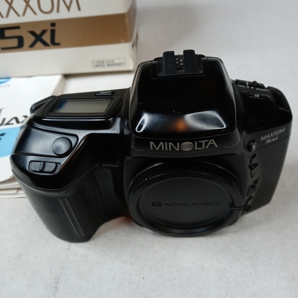 MINOLTA 5 Xi Maxxum 35mm Film SLR Body Only - Picture 3 of 8